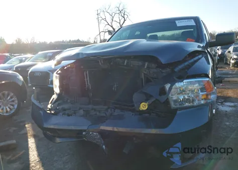 2017 Ram 1500 Express 4X2 6'4 Box z USA, uszkodzony, nr VIN 1C6RR6FG6HS514611